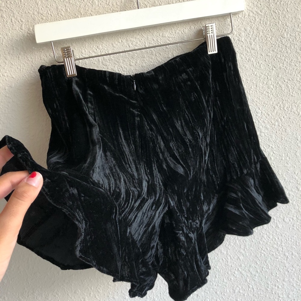 KENDALL AND KYLIE SHORTS VELVET